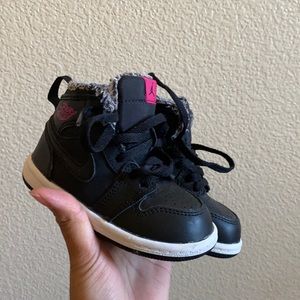 💖Toddler girl Retro highs Jordan’s 💖